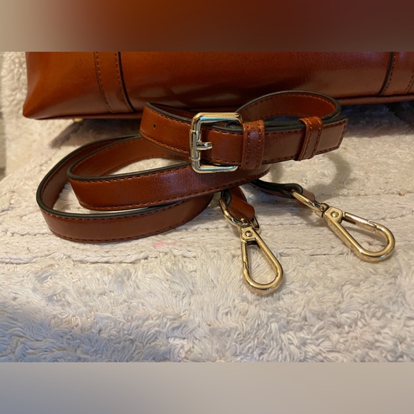 Large Tote with Crossbody Strap - Waxed Cow Leather bag by Kattee - Picture 6 of 6